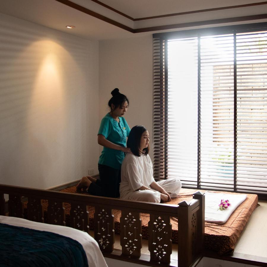 Anantara Riverside Bangkok Resort מראה חיצוני תמונה Thai massage