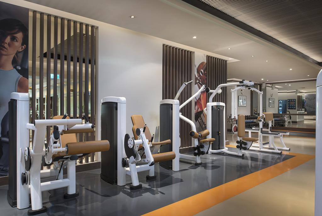 Anantara Riverside Bangkok Resort מראה חיצוני תמונה The gym at the hotel